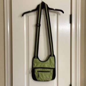 Sherpani  green crossbody purse